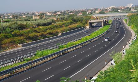 Autostrade verso l’accordo con il governo. “Cassa depositi e prestiti in cordata con Blackstone e Macquarie per comprare l’88%”